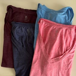 4 Bundle Tops: GapFit Large Workout V-Neck Tees